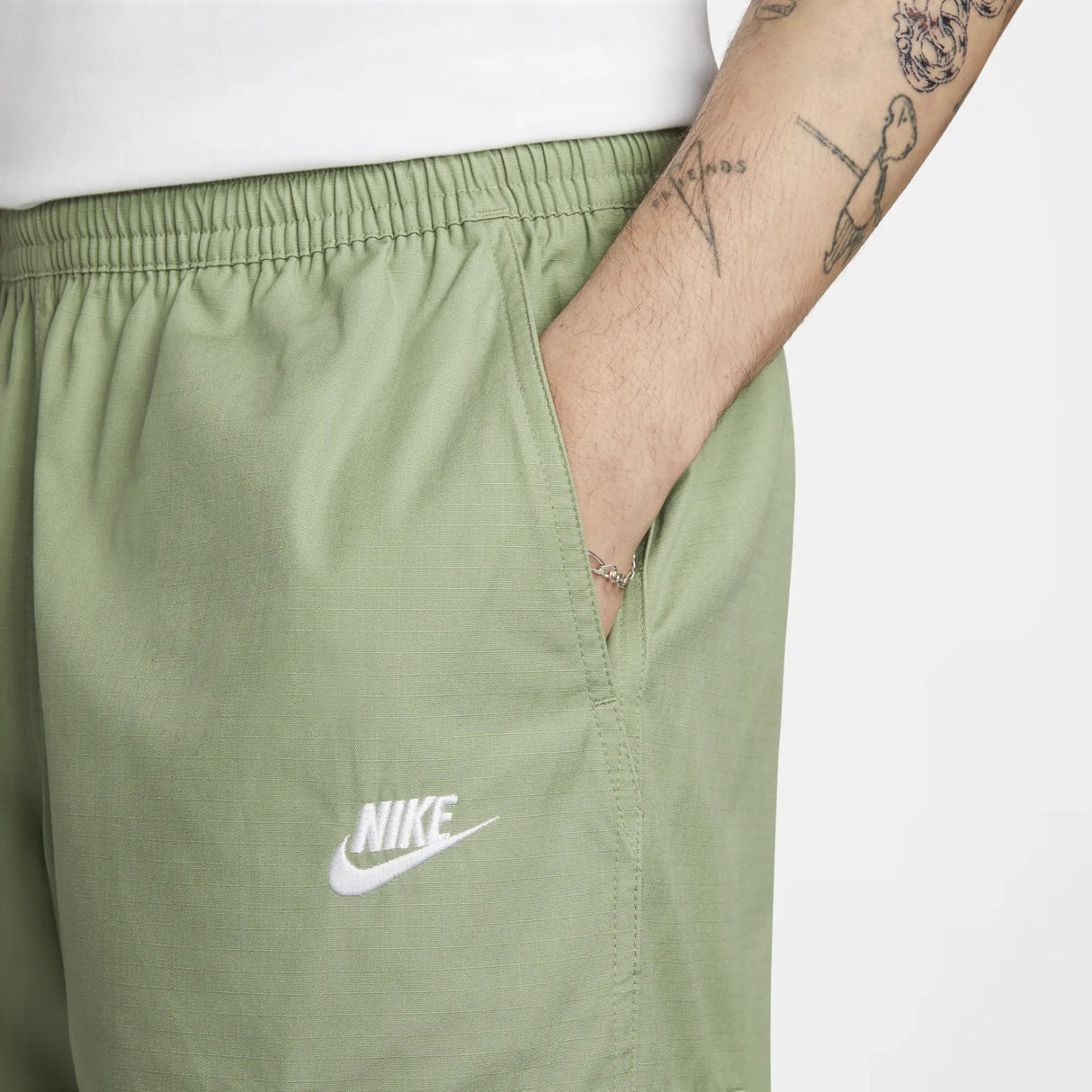 Nike Club Cargo-Webhose