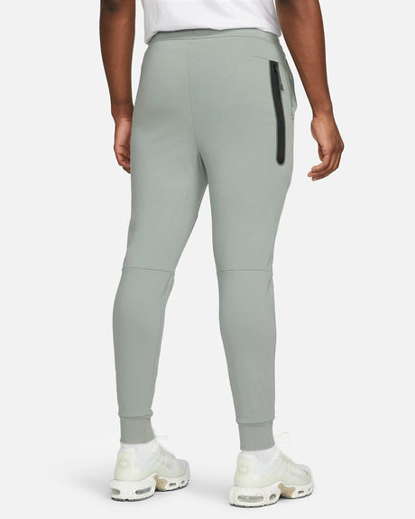 Nike Sportswear Tech Fleece ligero Pantalones deportivos tipo jogging ajustados para hombre