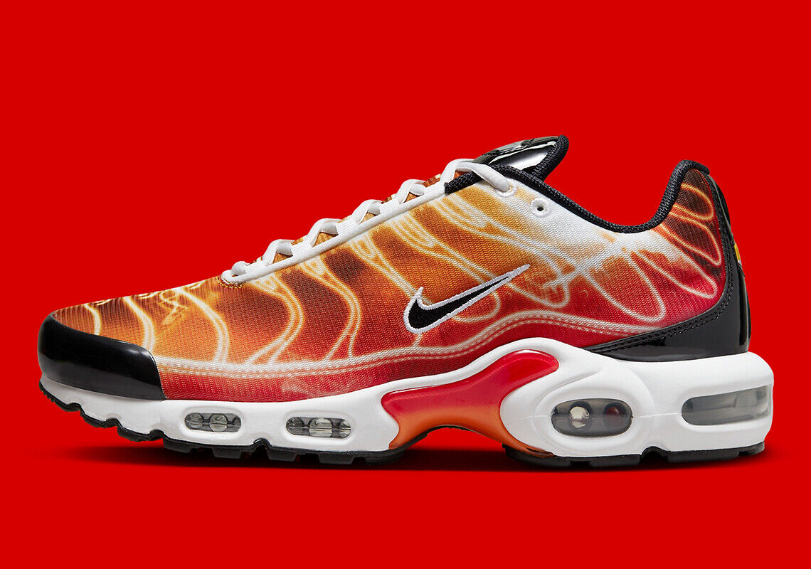 Nike Air Max Plus TN Light Photography