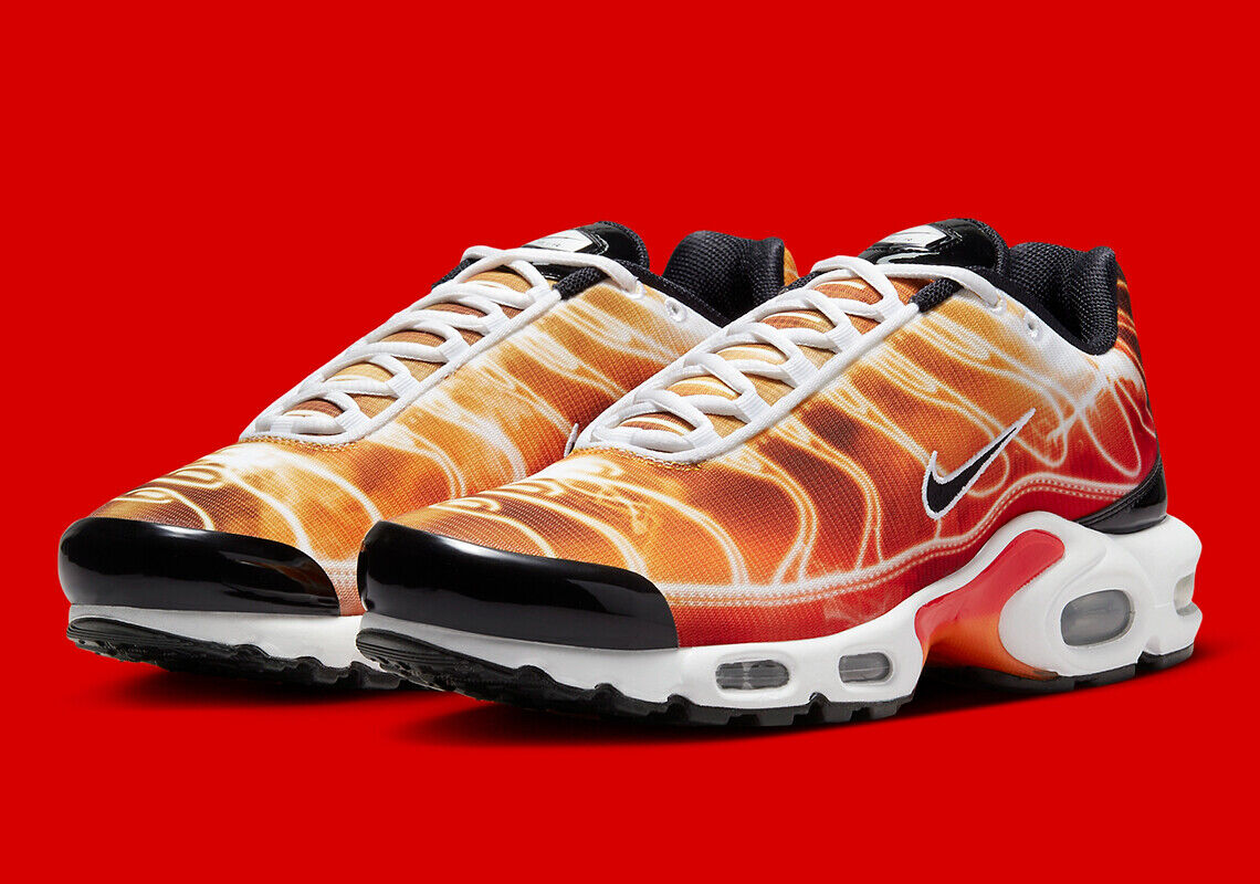 Nike Air Max Plus TN Light Photography