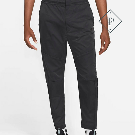 Nike Sportswear Tech Essentials Pantalones suburbanos sin forro para hombre